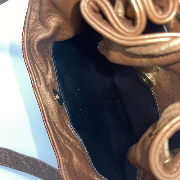 Stylish Gold and Brown Shoulder Bag - Picture 7 of 15